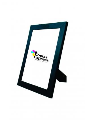 Porta Retrato para Fotografia 15x20cm  15x20cm   Madeira - Vidro  e fundo com apoio Produzida com equipamentos cortes profissionais, resultando excelente acabamento. Produção própria.